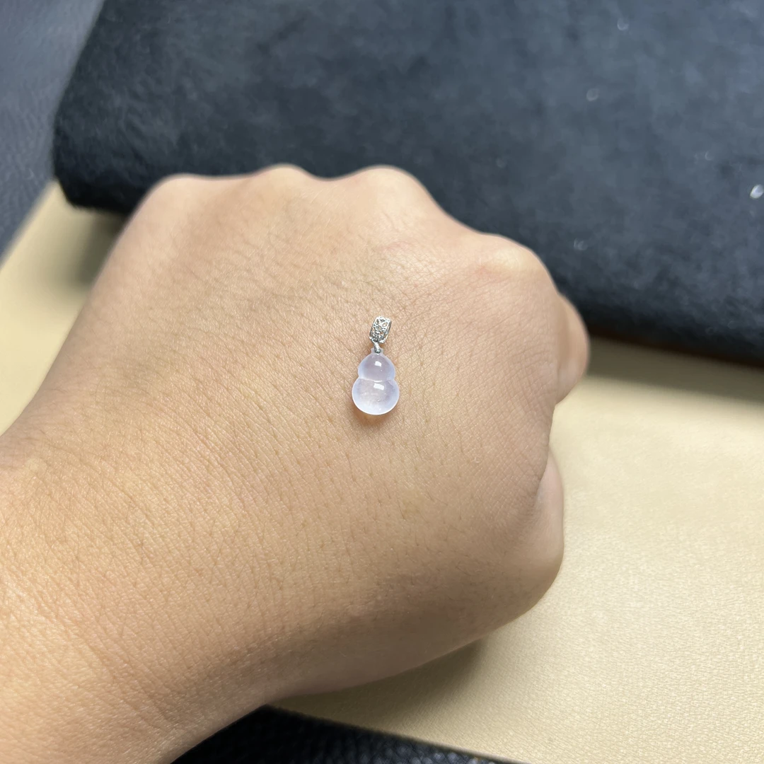 翡翠葫芦吊坠高冰种光感好18K金女式福禄常伴高贵气质百搭素款