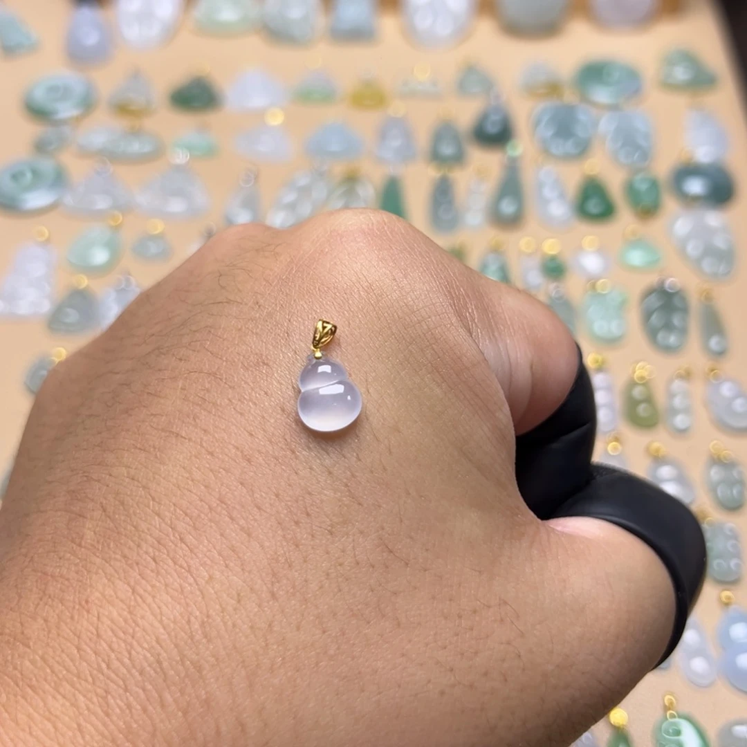 翡翠颈饰18K金镶嵌葫芦