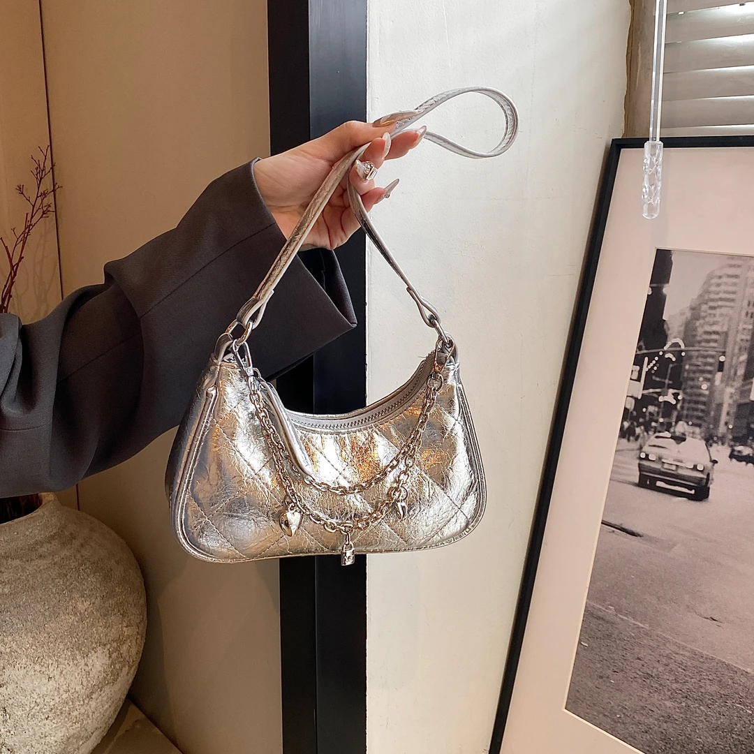 潮流爆款银色月牙包单肩包斜跨包夏季超好看的女士腋下包链条包包