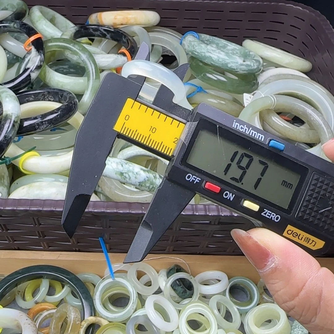 【闪购商品】蛇纹石玉戒指未镶嵌77