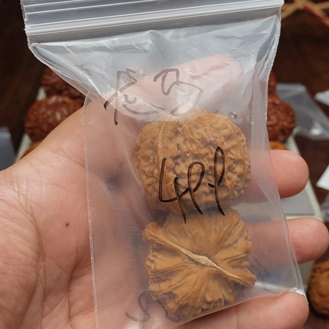 【闪购商品】文玩核桃吊坠龙**神