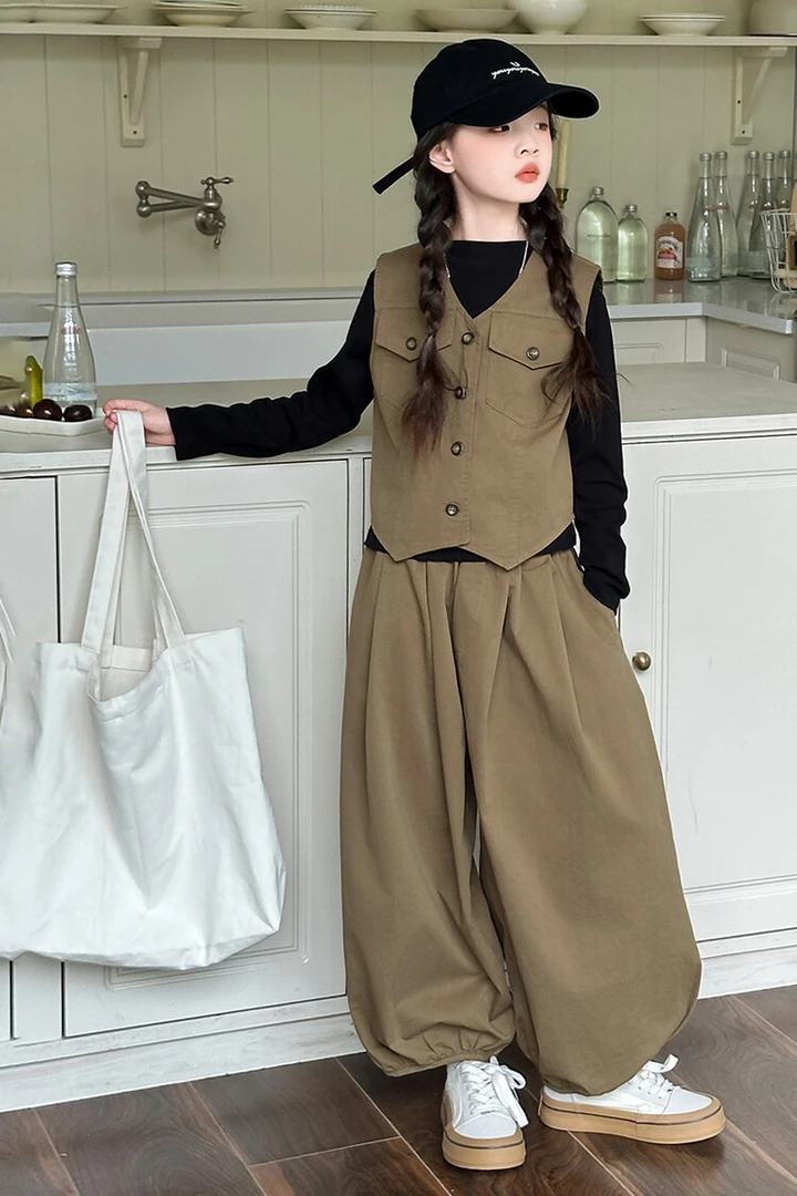 女童套装2024秋季新款港风复古开衫马甲纯色打底衫灯笼裤三件套