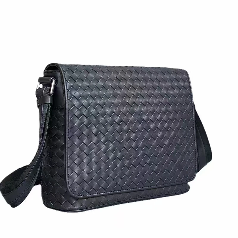 男士真皮高品质单肩斜挎邮差包时尚休闲男包