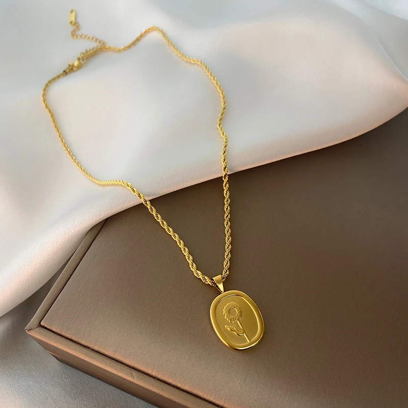 钛钢项链 女夏季轻奢小众新款百搭颈链复古花朵吊坠锁骨链不掉色