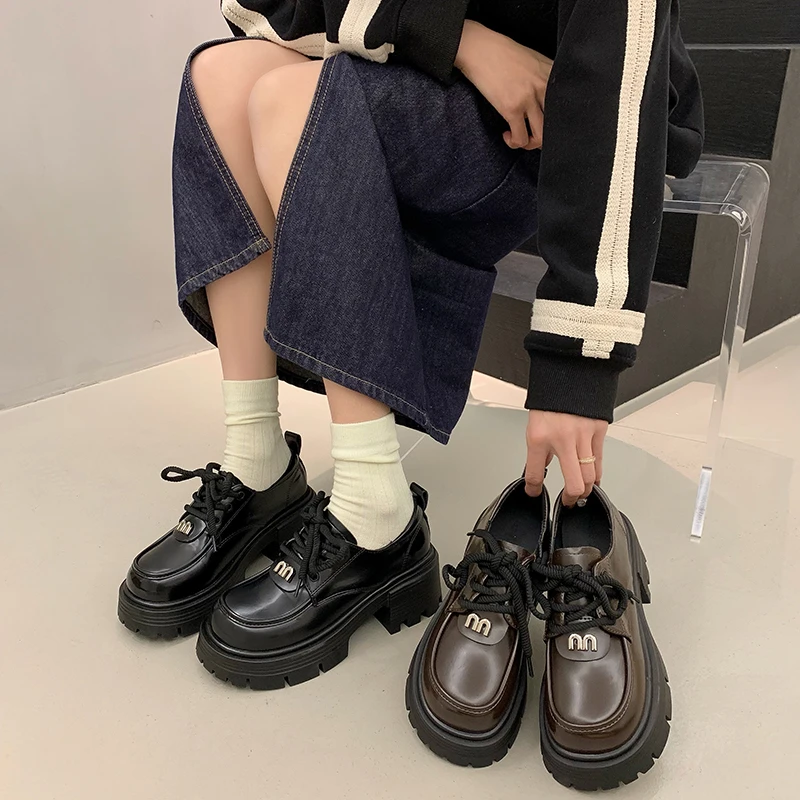 英伦风小皮鞋女ins潮厚底2024春秋季系带乐福鞋增高百搭漆皮单鞋