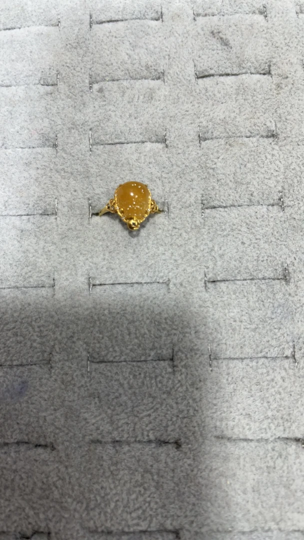 18K金镶嵌天然翡翠A货