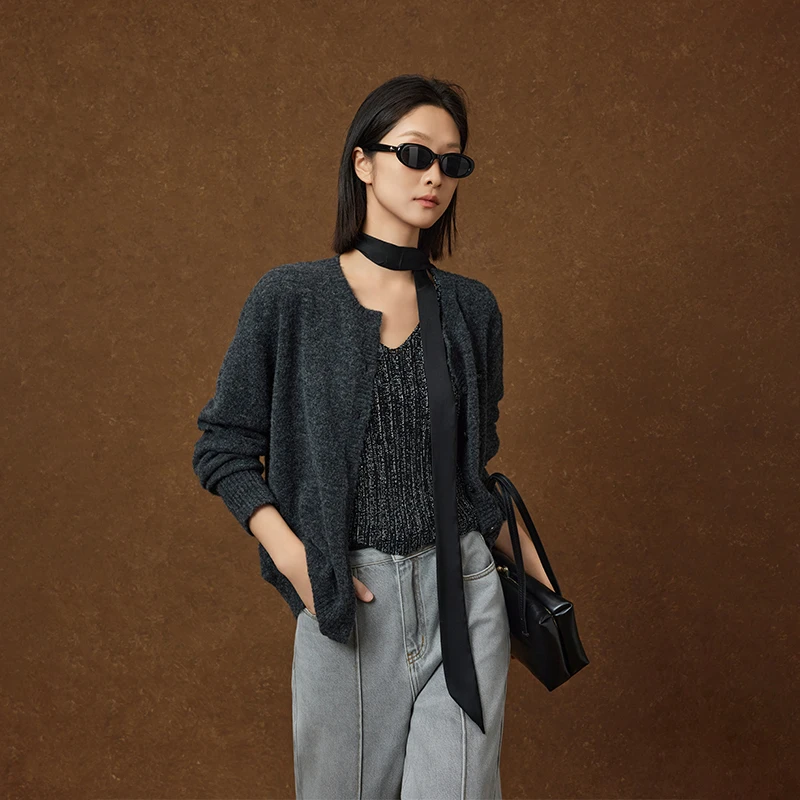 美洋MEIYANG 格雷针织开衫 绵羊毛混纺|减龄圆领排扣刺绣字母毛衣