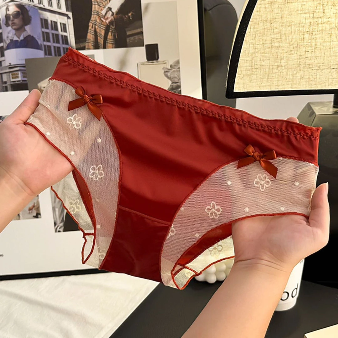 本命年安可拉红色轻熟女内裤中腰丝滑缎面蕾丝细带结婚暗红三角裤