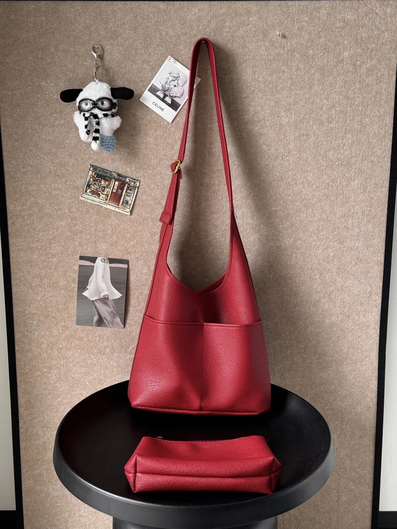 【菜芽子】学生大容量包包女2024新款潮韩国小众托特包单肩红色包