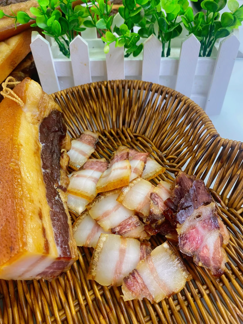广东特产二代跑山猪正宗广式腊肉咸香味手工风干腊肉