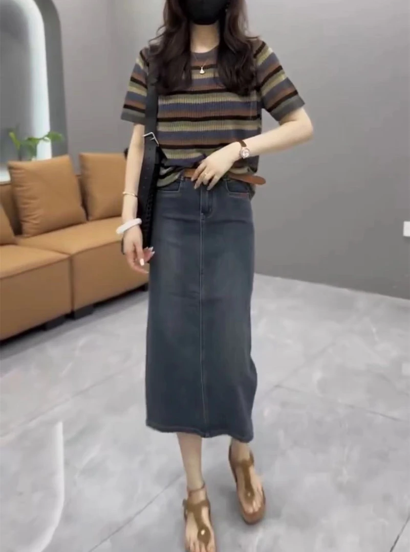 新款圆领条纹打底衫时尚牛仔半身裙女装