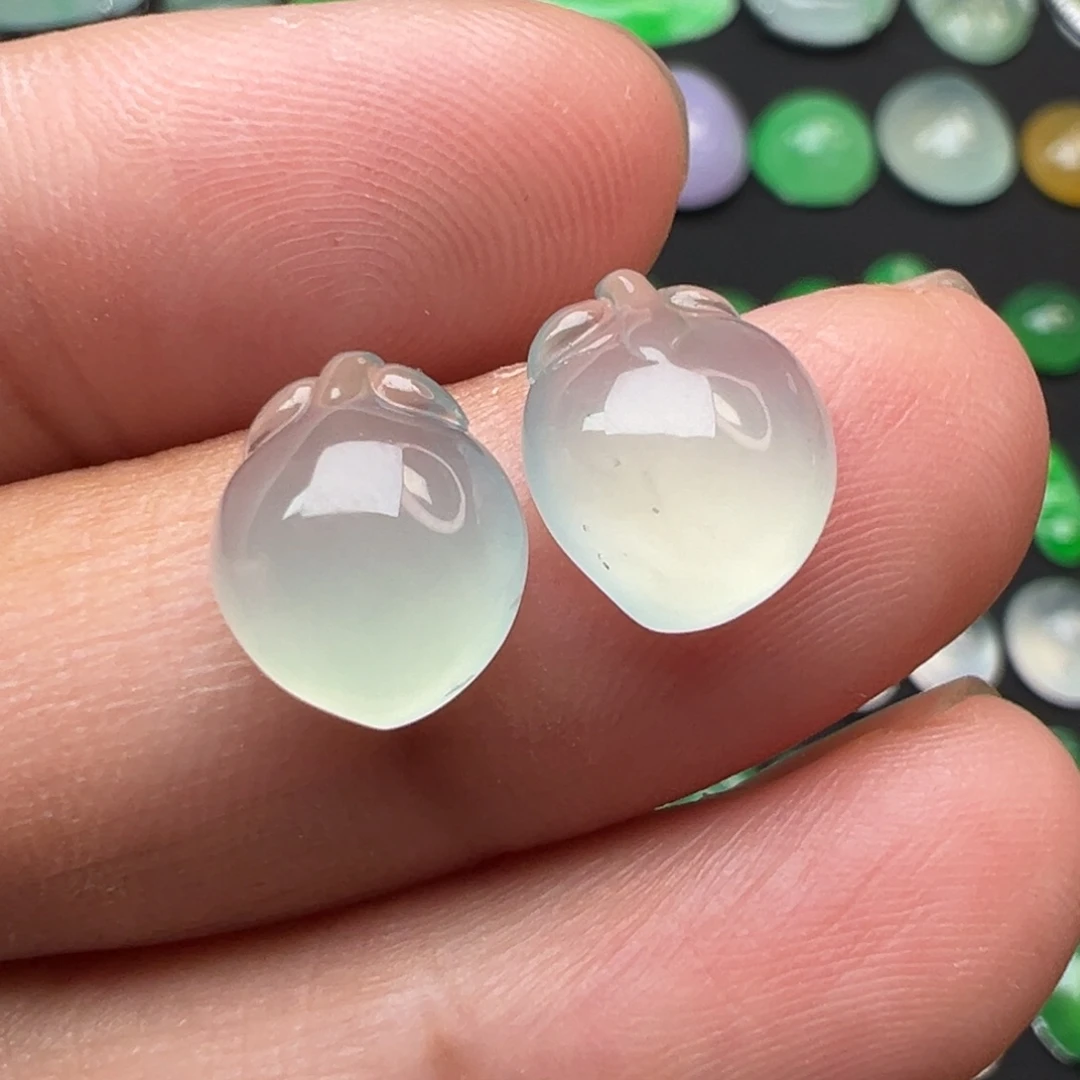 翡翠颈饰未镶嵌桃子10.4