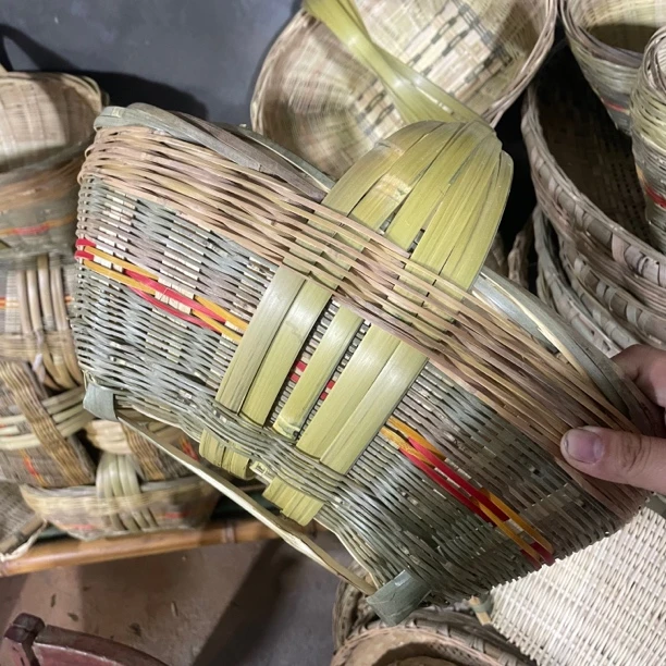 长30宽20高15厘米竹编小篮子学徒款