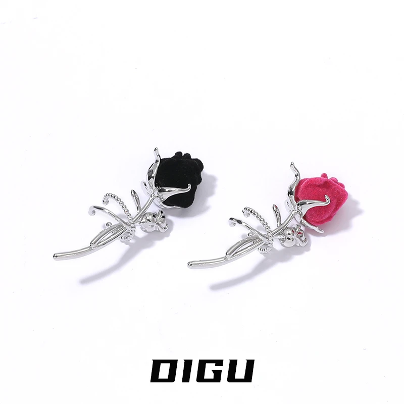 嘀咕家 铜合金耳饰 个性小众暗黑风玫瑰花耳夹独特玫红色耳骨夹