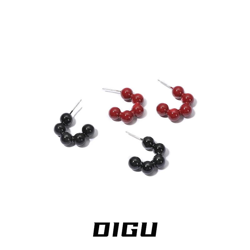 嘀咕家 铜合金树脂耳饰 秋冬温暖红色串珠耳圈小众耳环女简约耳饰