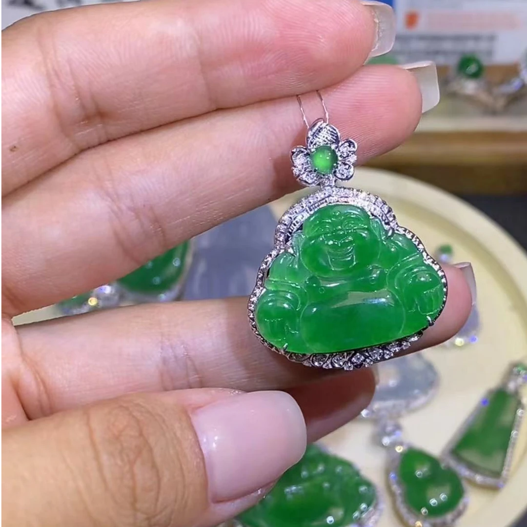 18K金绿佛天然翡翠
