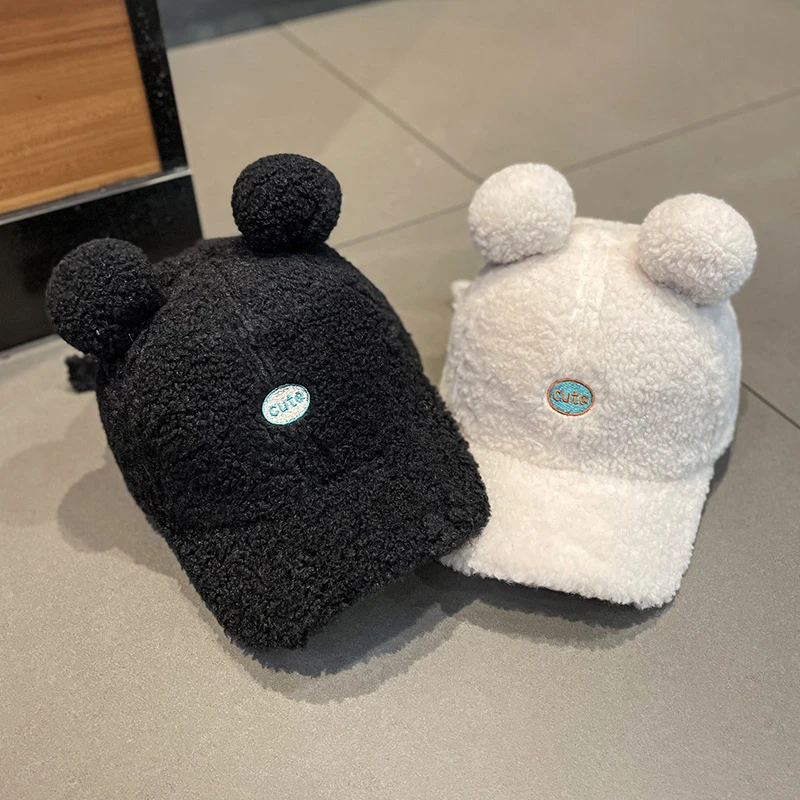 日系可爱毛球耳朵毛绒鸭舌帽子女秋冬季网红百搭学生卡通棒球帽