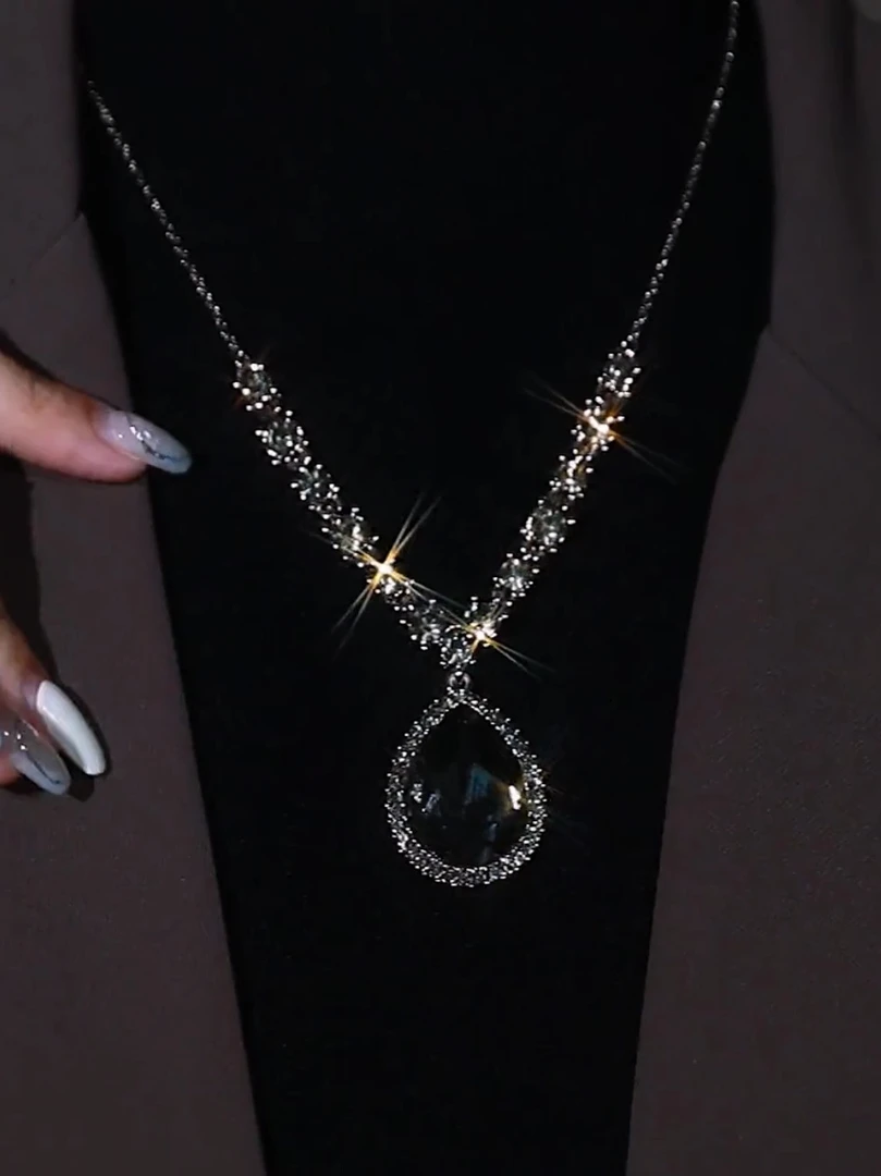 铜合金项链  高级感水滴毛衣链女2024新款简约百搭长款项链配饰潮