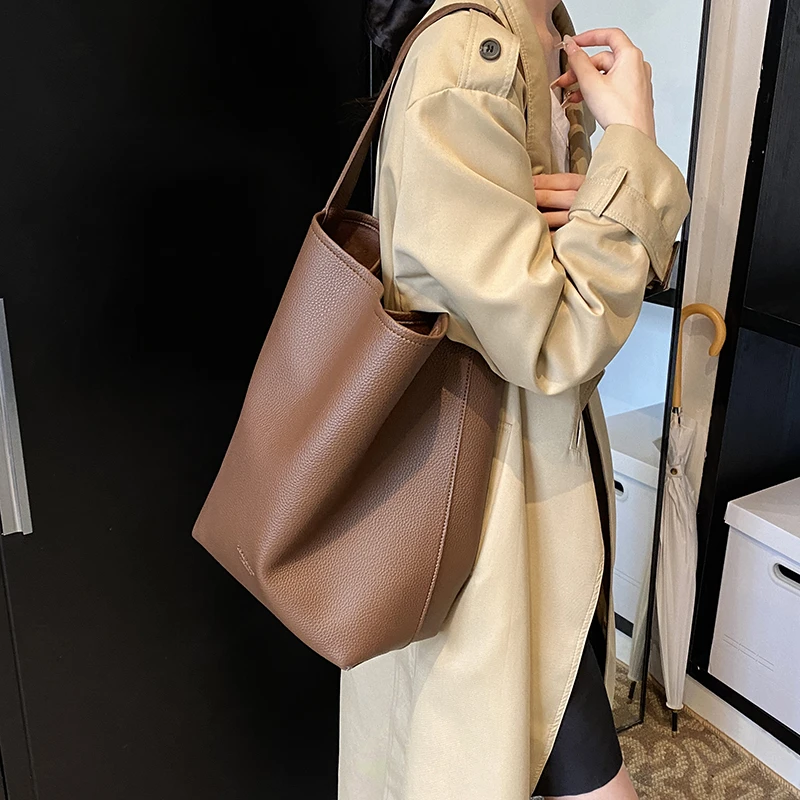 水桶包女2024新款秋冬今年流行爆款包大容量通勤托特包百搭单肩包