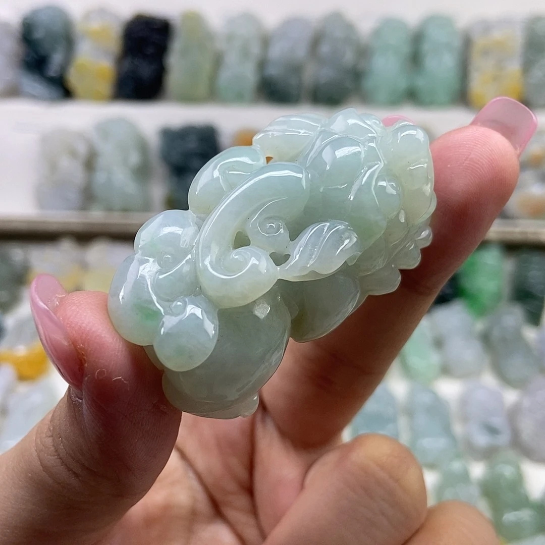 翡翠吊坠(赠链)未镶嵌