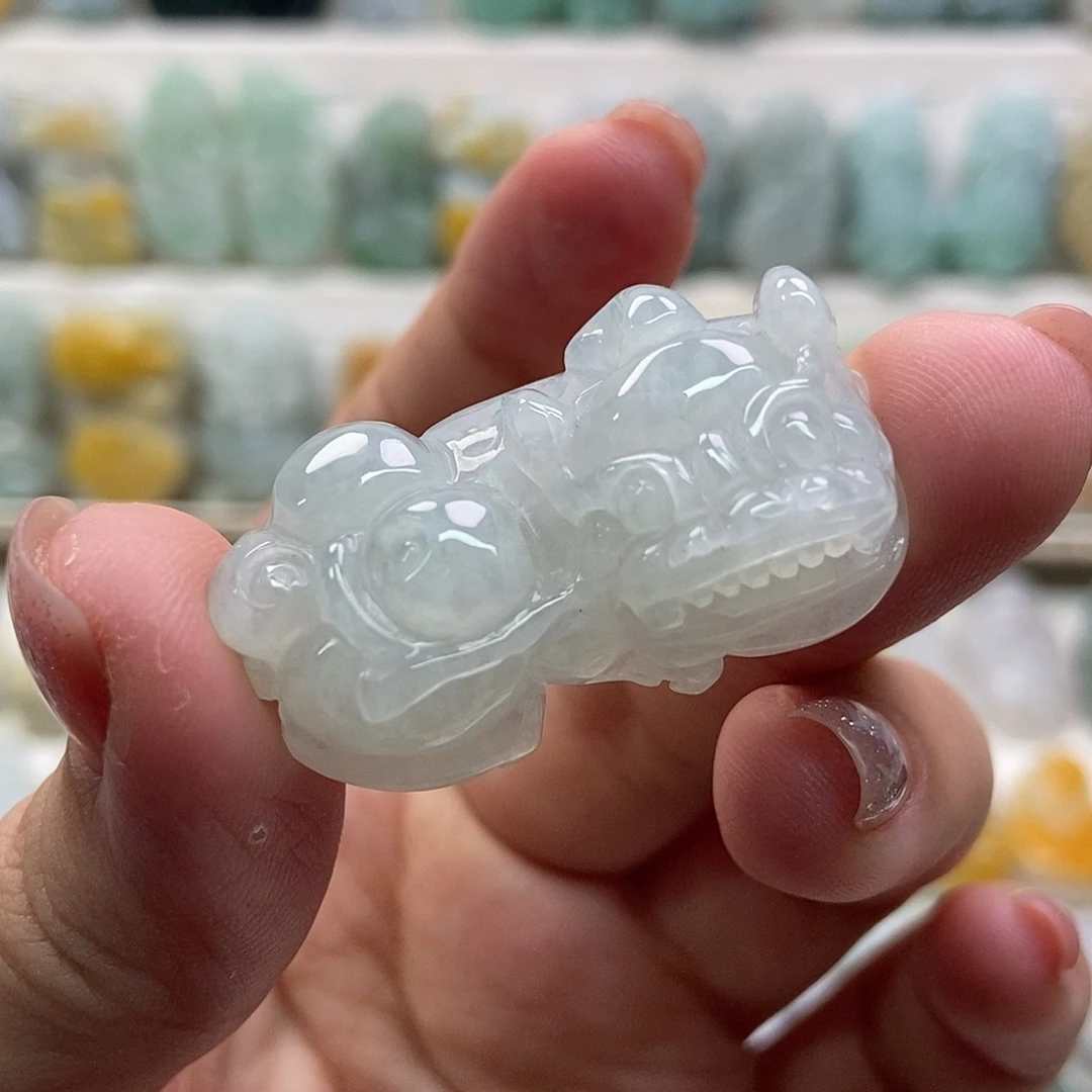 翡翠吊坠(赠链)未镶嵌