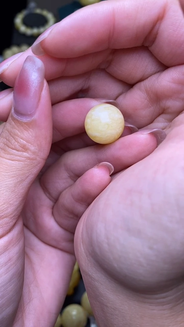 【闪购商品】琥珀裸石未镶嵌葵. 25