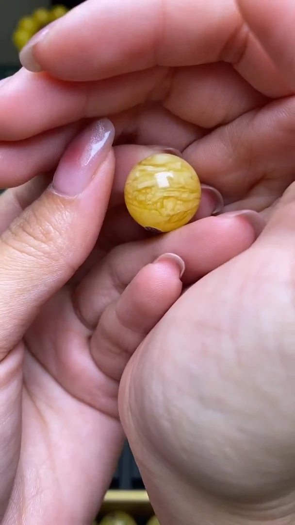 【闪购商品】琥珀裸石未镶嵌小葵. 3