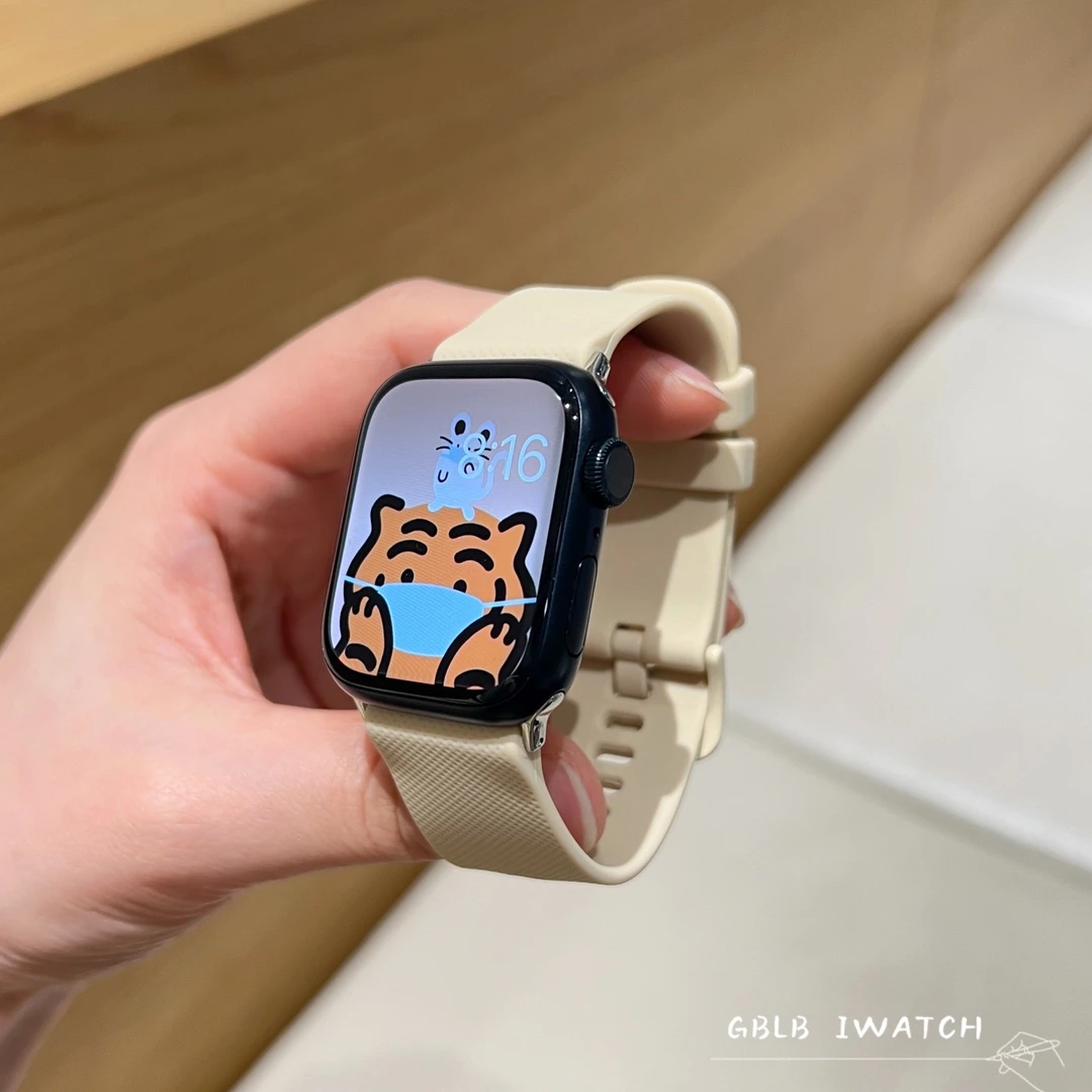 适用苹果手表8表带apple watch7硅胶柔软iwatch6SE5432轻薄百搭22