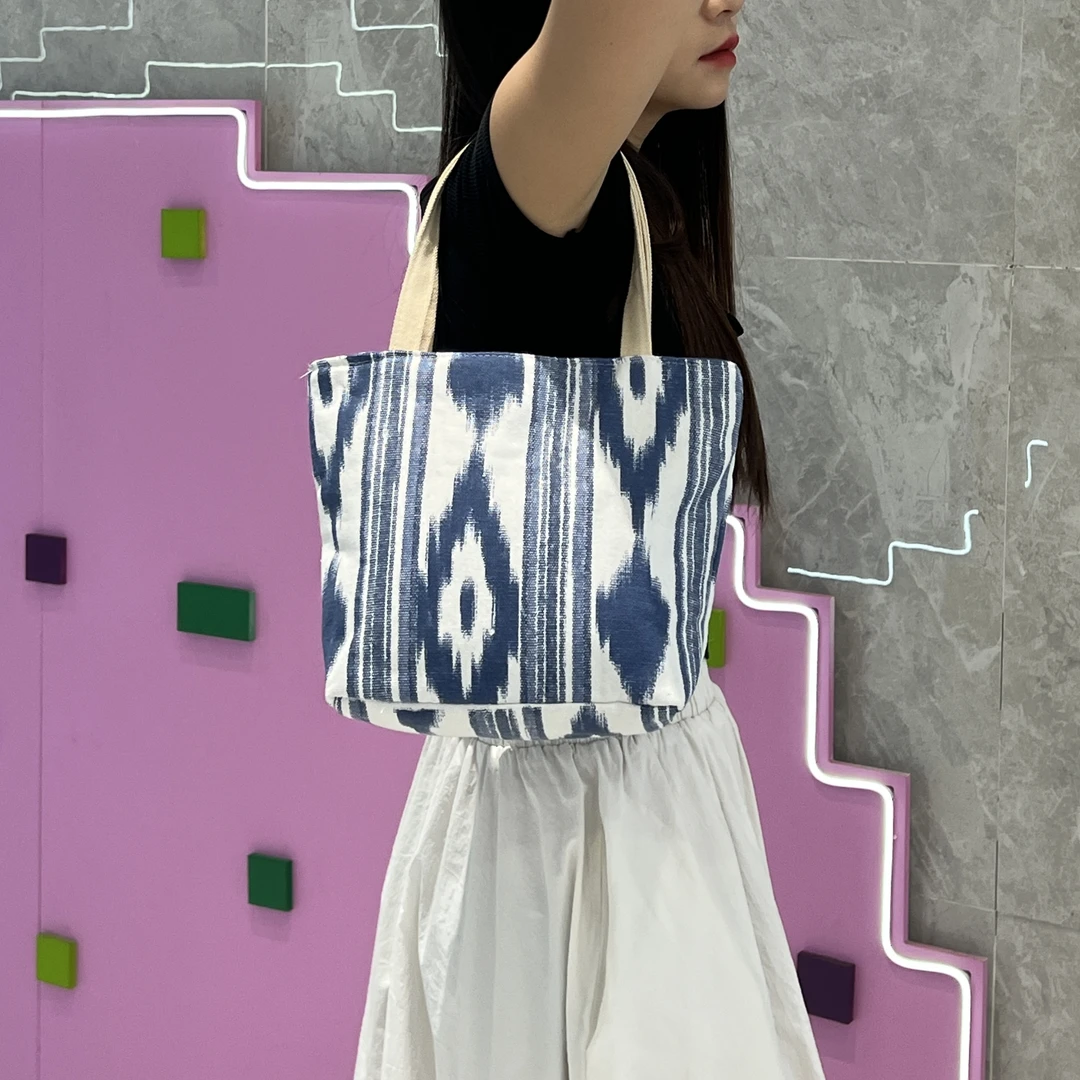 手提帆布包时尚百搭小众上班族通勤宝妈学生通用多巴胺可爱便捷