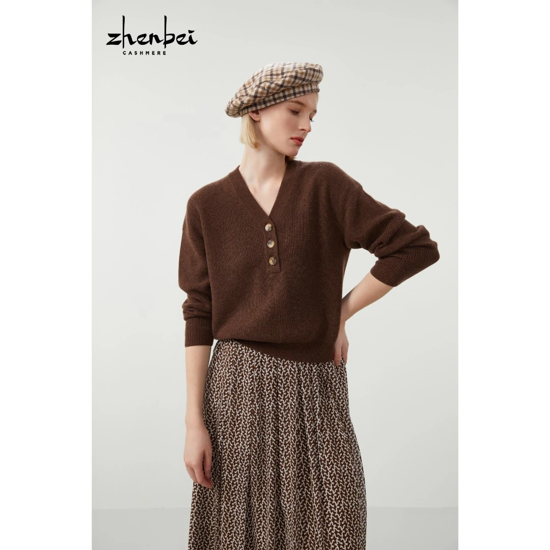 ZB/珍贝上新秋冬新款V领提花复古打底圆领元宝针扣子女衫/H71035