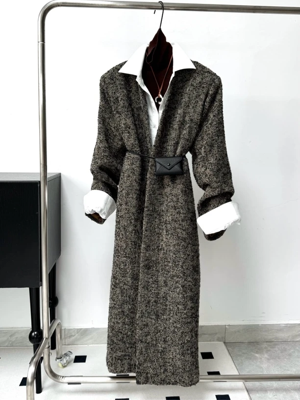 《不动声色》简约定制灰色羊毛大衣