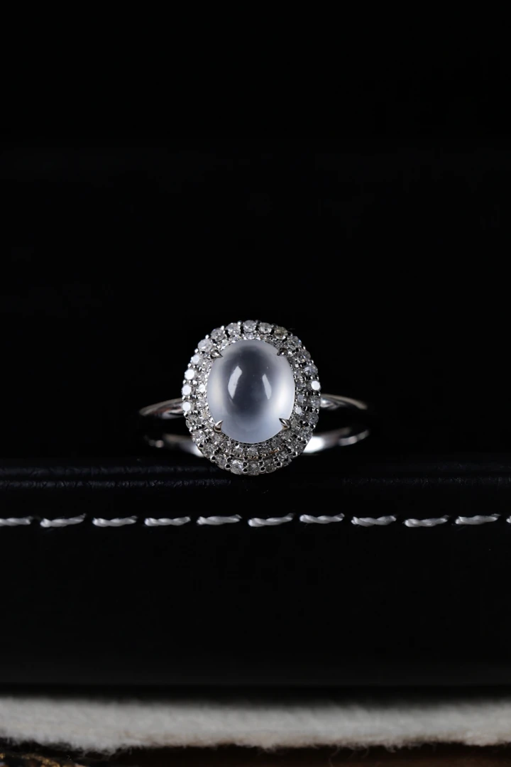 18k金镶嵌玻璃种翡翠蛋面戒指满钻精致豪华精美气质时尚