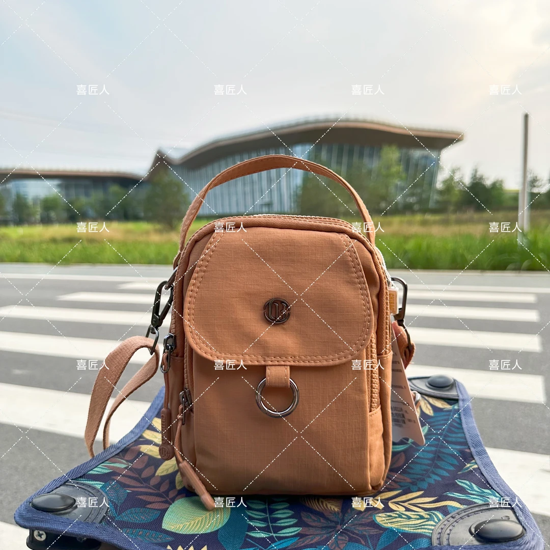 时尚潮流斜挎小包2024夏季新款尼龙单肩斜挎包三层轻巧软面手机包