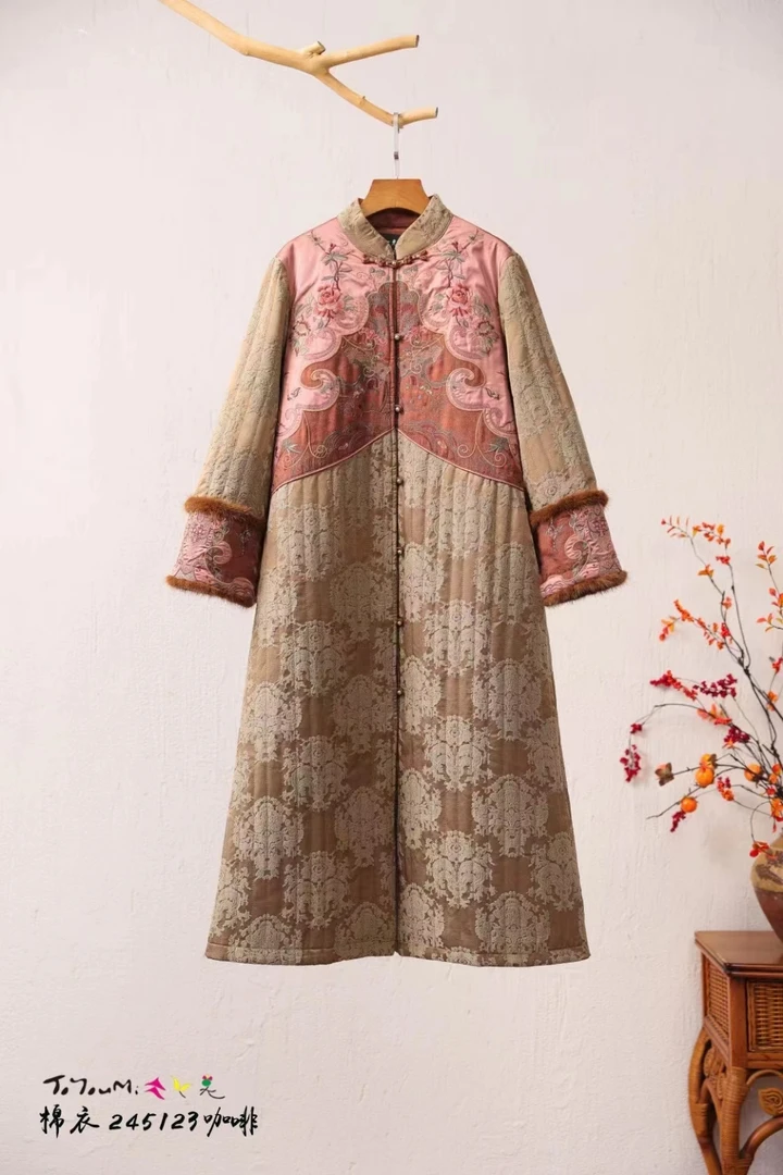 (漂亮女人)楚馨245123民族风重工刺绣连衣裙棉服