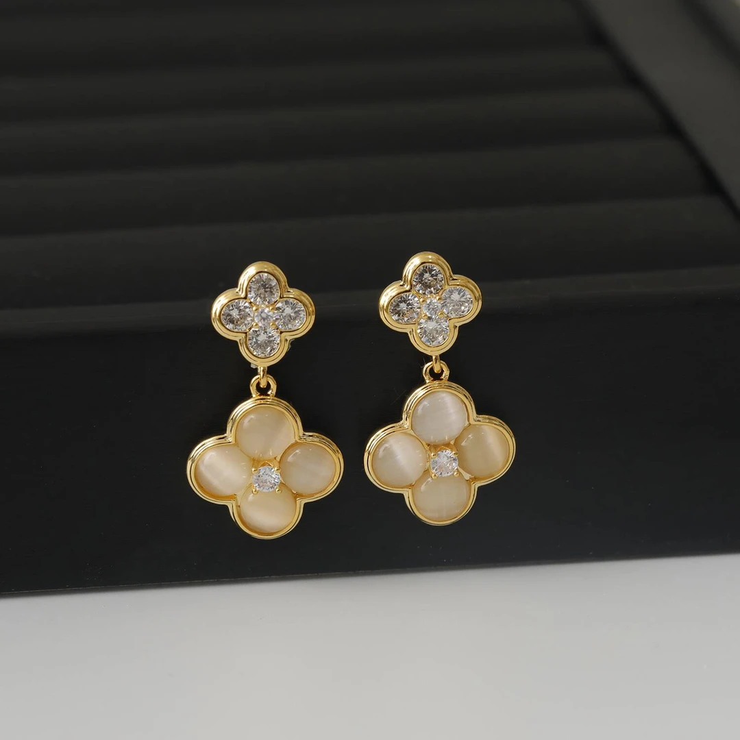 铜合金耳饰 《货号7291》时尚轻奢四叶花耳坠