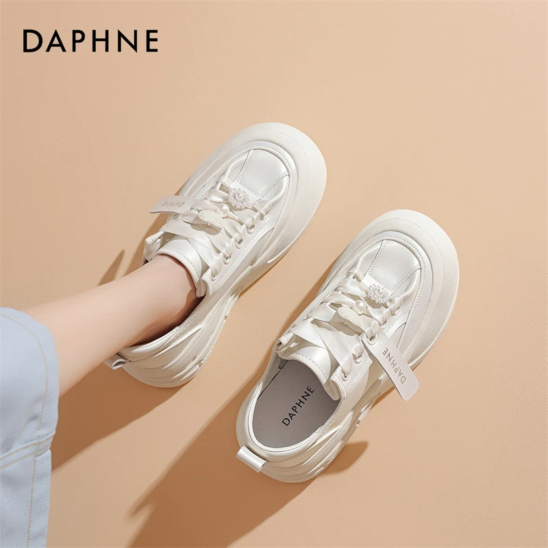 达芙妮小白鞋女款2025爆款专柜正品甜美风透气舒适圆头运动休闲鞋