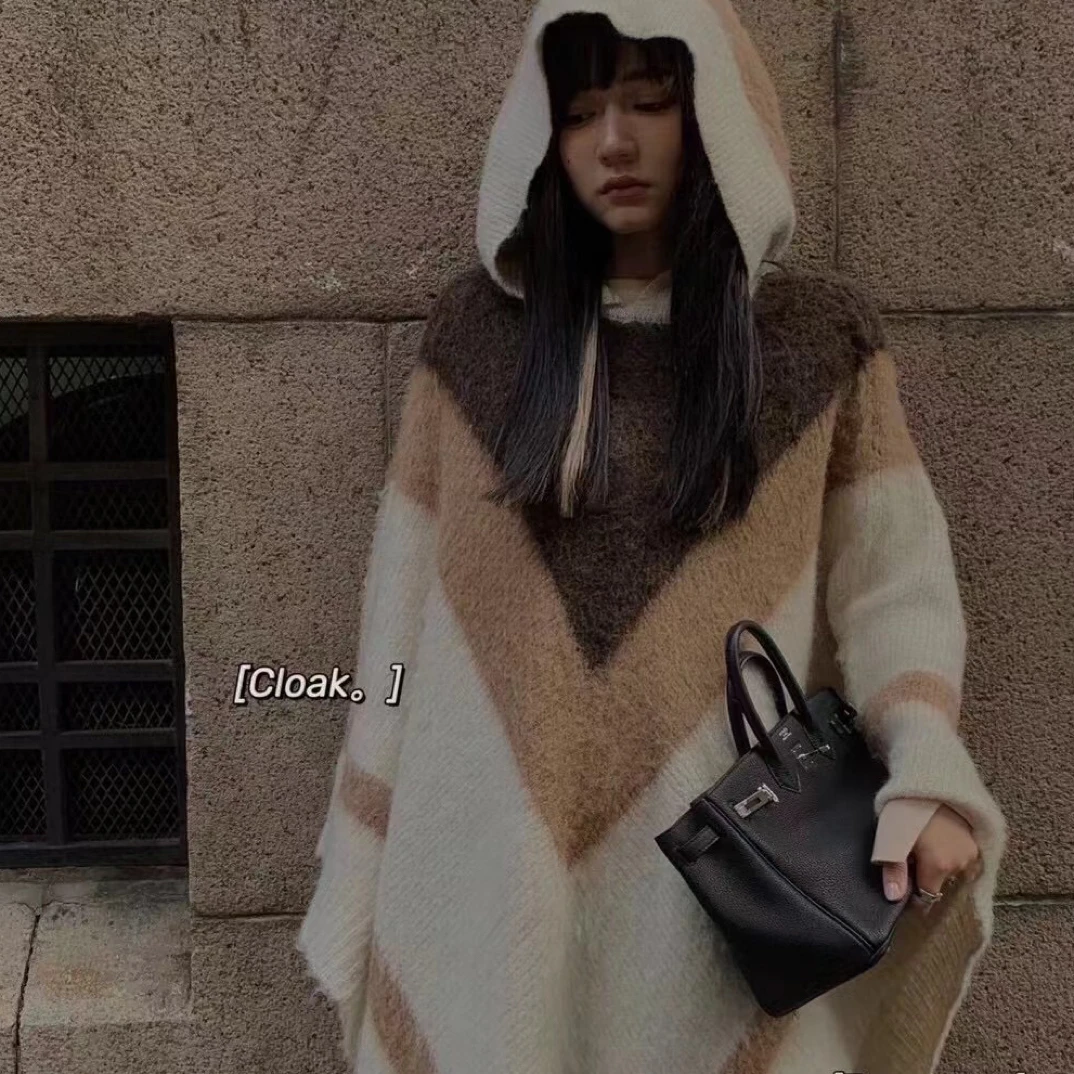 带吊牌赛琳 CELINE 羊毛混纺连帽斗篷S码 00234
