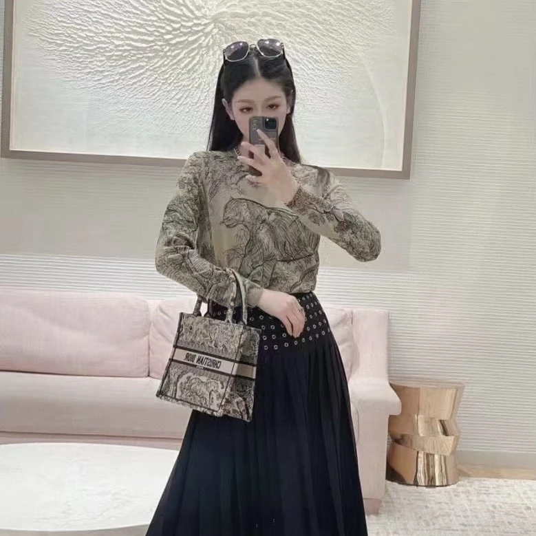 99新 迪奥/Dior 22秋冬新款刺绣羊绒毛衣 36码 00323