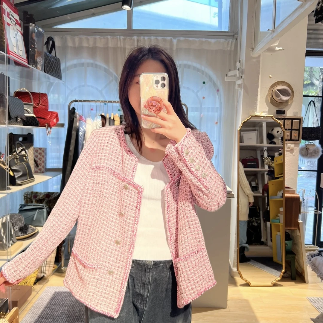 99新 香奈儿 Chanel 樱花粉粗花呢外套 42码 00529
