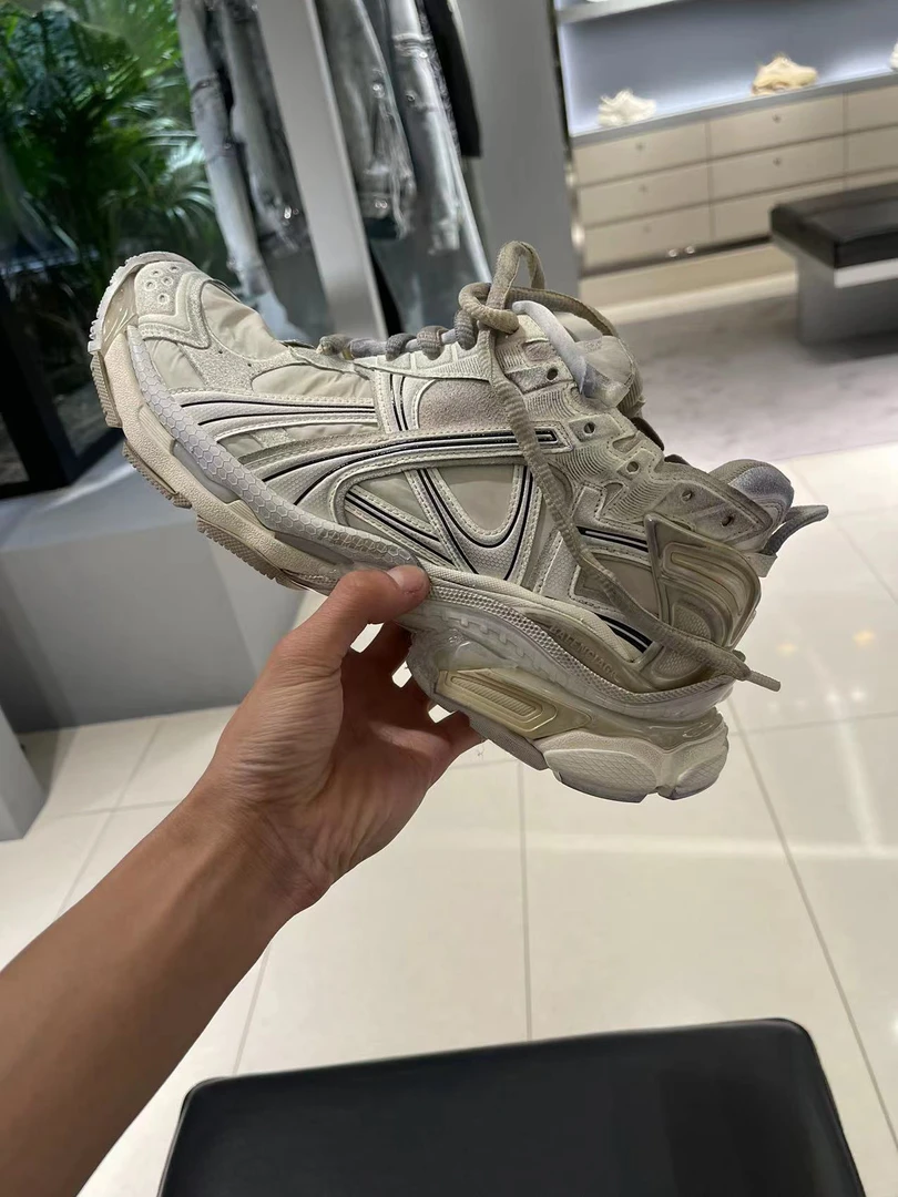 全新未使用 Balenciaga/巴黎世家 Runner休闲运动鞋
