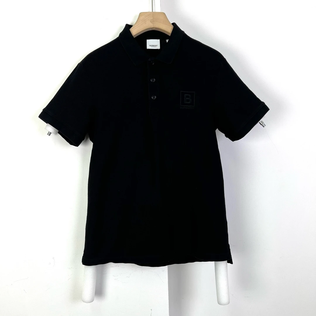 Burberry/博柏利/m码/胸口刺绣logo短袖/95新/编码5669