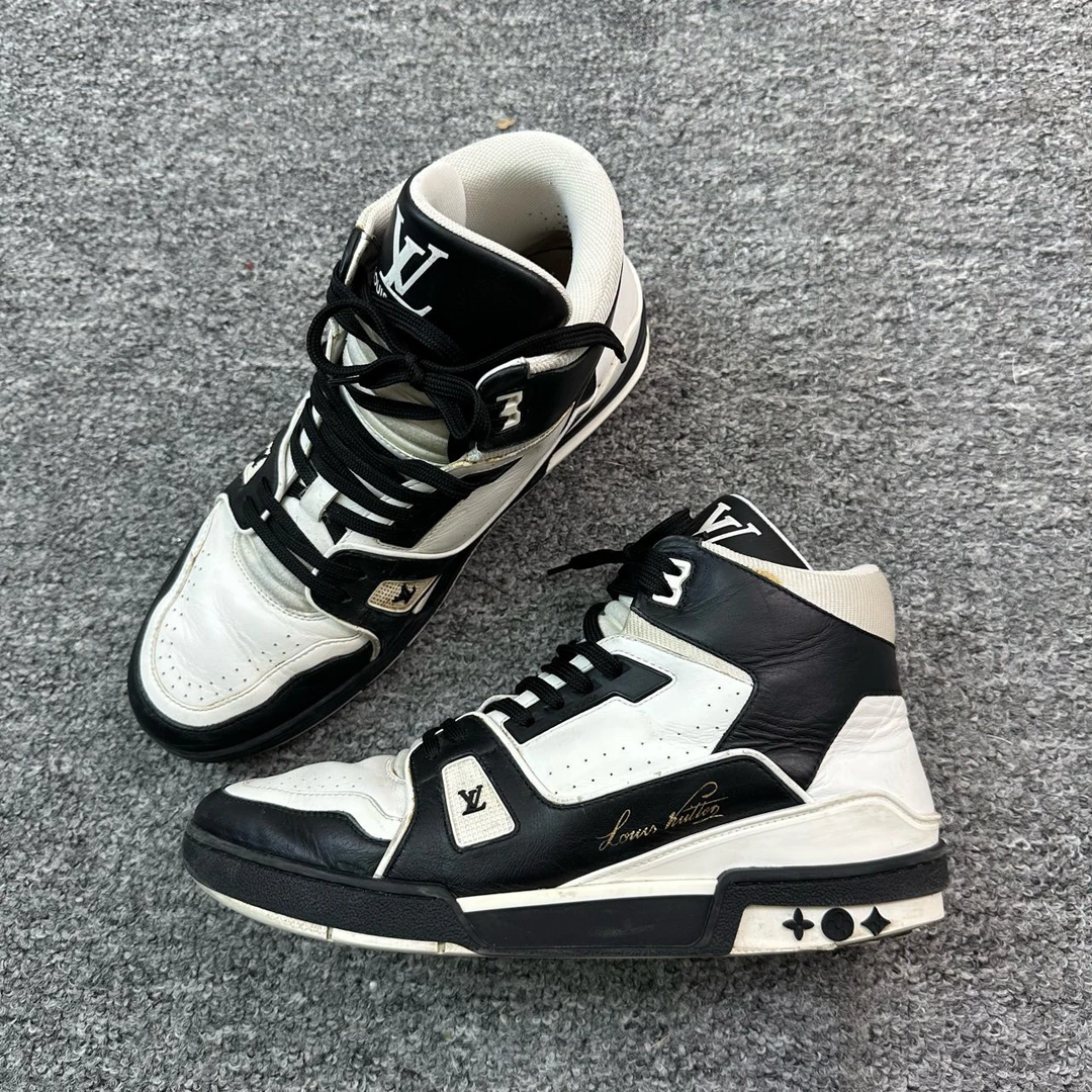 Louis Vuitton/41码/LV trainer黑白熊猫高帮板鞋/9新/瑕疵/10695