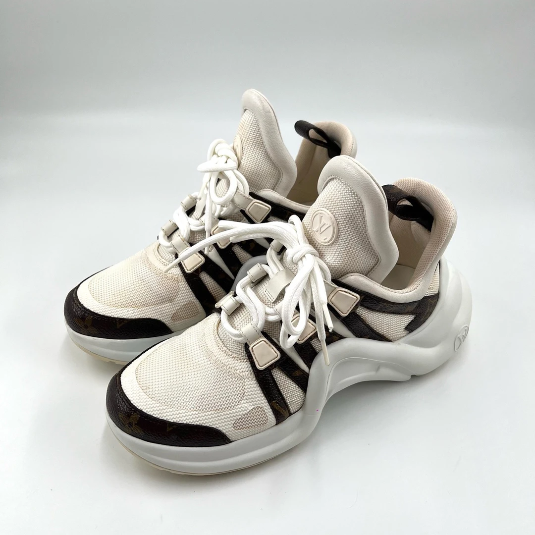 Louis Vuitton/路易威登38码/Archlight白色老花老爹鞋/95新10889