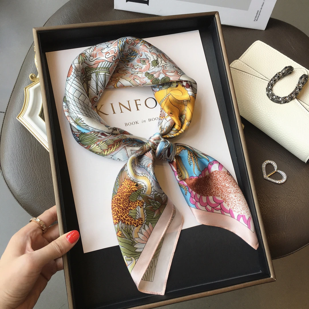 幻境城堡真丝丝巾70cm方巾春秋100%桑蚕丝围巾领巾杭州丝绸