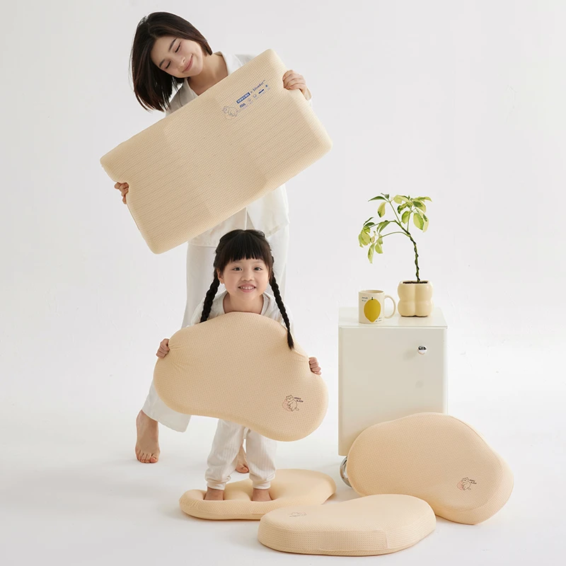 硅胶儿童枕头宝宝婴儿专用四季透气可水洗成人硅胶慢回弹单人枕芯