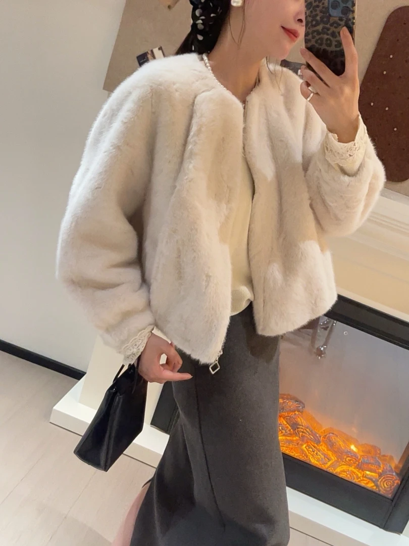 老赵服饰 气质名媛风圆领毛毛外套 21AU2727