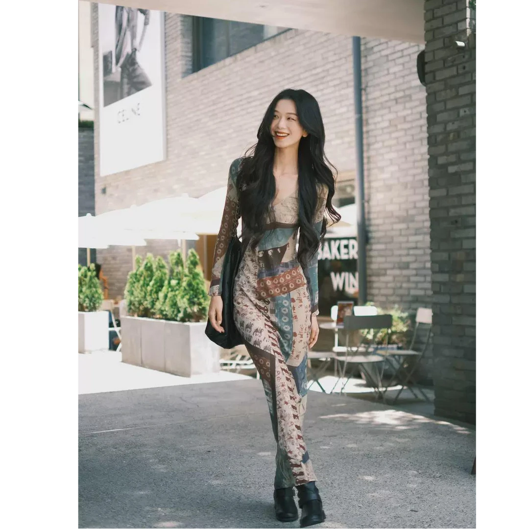 秋季日常中式碎花性感气质收腰修身辣妹包臀裙长袖连衣裙时尚女装