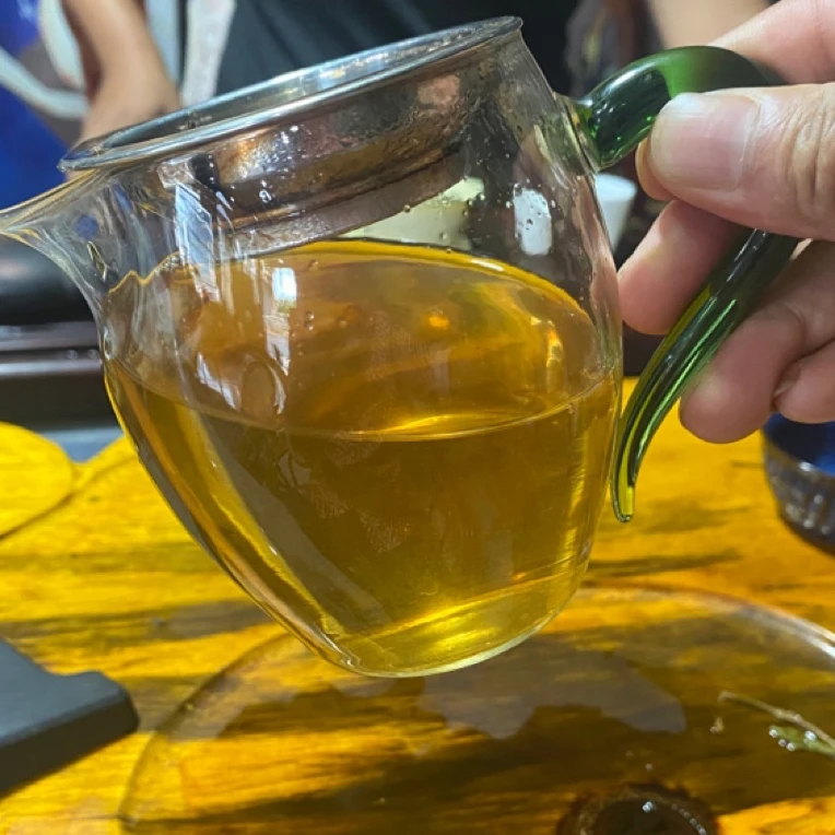 江边古树、1000克一提、汤香、汤柔、回甘生津、好、甜