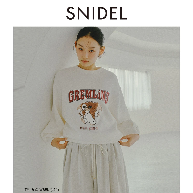 SNIDEL2024新款GREMLINS联名长袖圆领印花休闲百搭卫衣SWCT245220