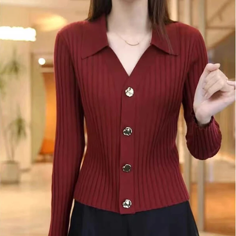 法式气质红色翻领长袖针织衫女2024年秋冬新款大码修身设计感上衣